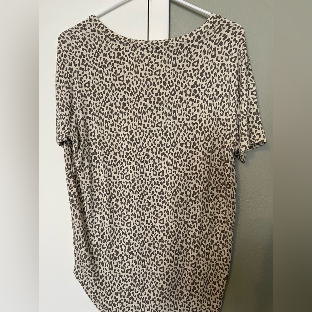 Cheetah print soft v neck tshirt